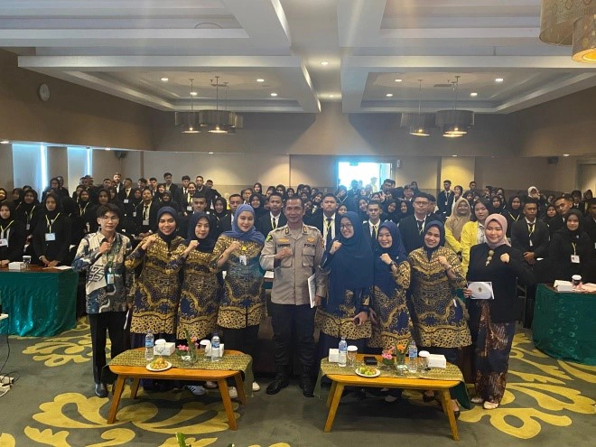 PKKMB Universitas Awal Bros menghadirkan AKBP.Supriyanto,AMK,SKM,M.H sebagai nasumber
